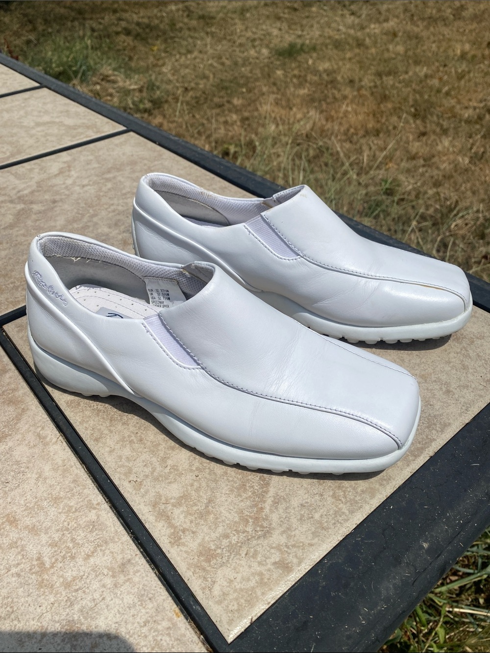 Cherokee Rockers Women's Size 7.5M White Clogs / Slip-On Nursing Shoes